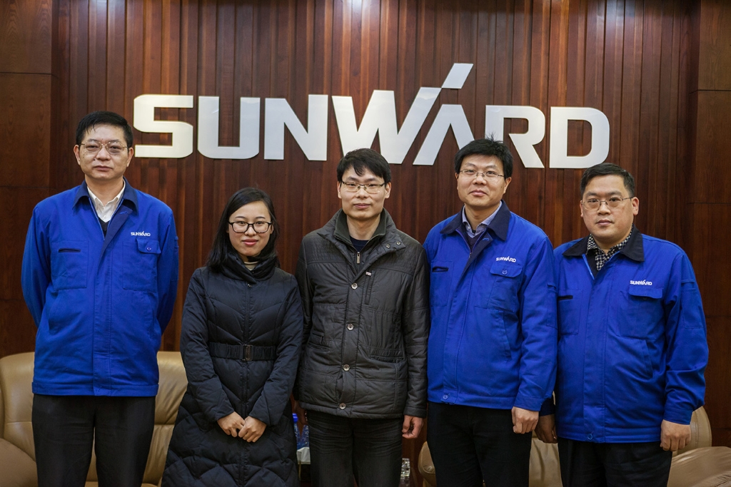 市科协领导莅临UED在线官网网页版(中国)唯一官方网站智能慰问困难科技工作者