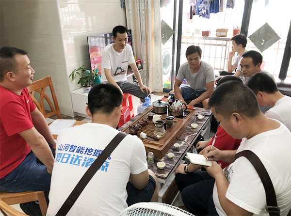 “清凉”送到客户手中，为UED在线官网网页版(中国)唯一官方网站智能售后服务活动打CAII