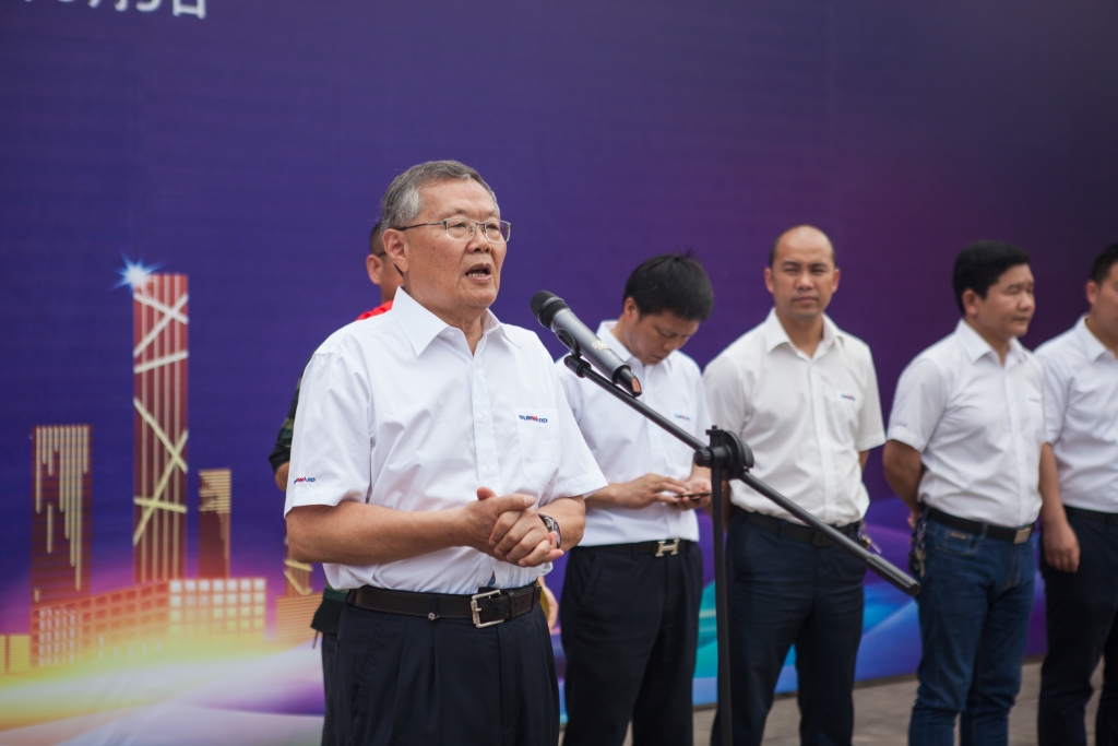 民族挖掘机品牌先导者，UED在线官网网页版(中国)唯一官方网站智能“城镇建设利器”SWE80E9荣耀上市
