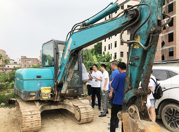 “清凉”送到客户手中，为UED在线官网网页版(中国)唯一官方网站智能售后服务活动打CAII