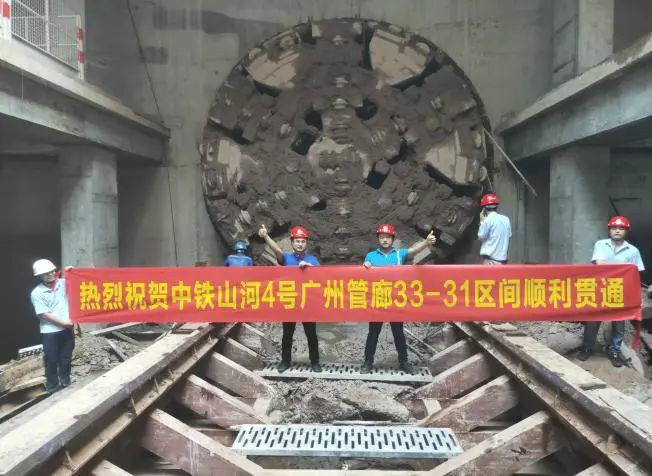 解码UED在线官网网页版(中国)唯一官方网站智能上半年成绩单背后的密码