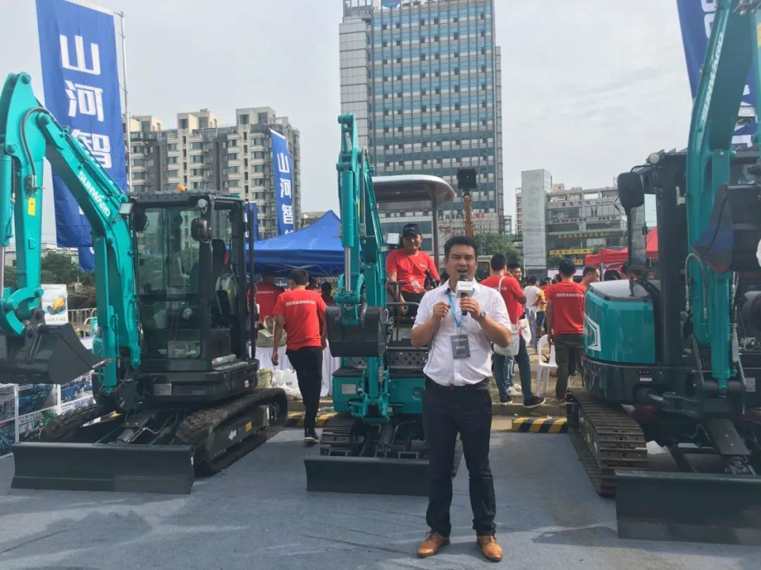 2020全球微挖大会 UED在线官网网页版(中国)唯一官方网站智能精品微挖赢得满堂彩
