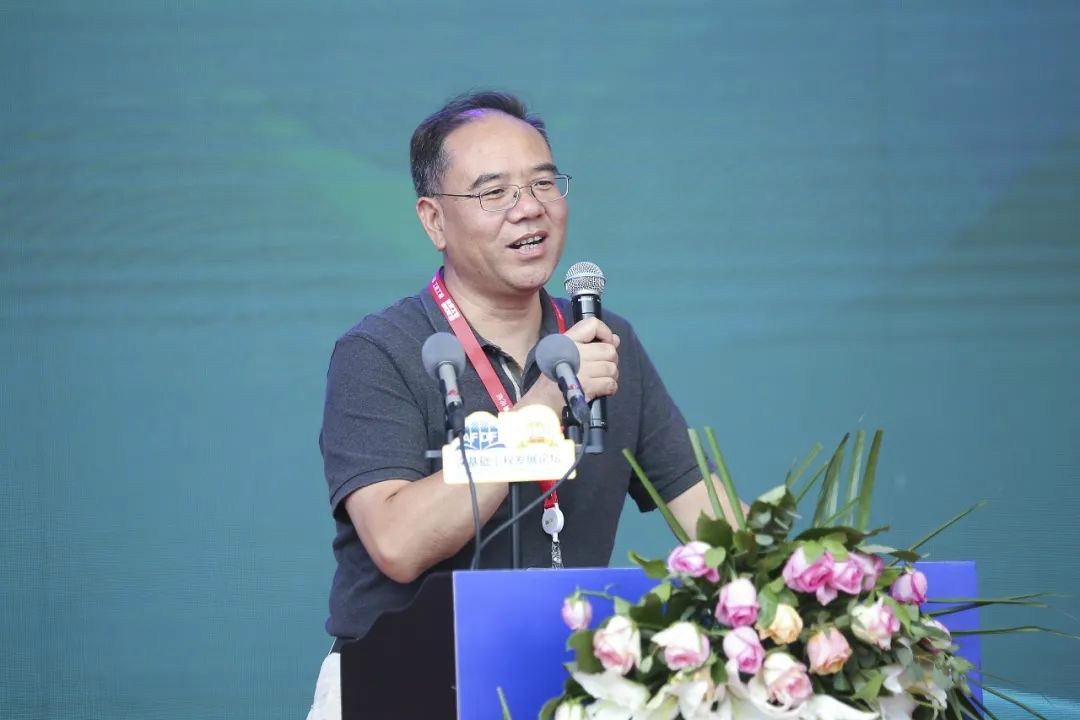 UED在线官网网页版(中国)唯一官方网站智能全国客户交流会在深基础工程发展论坛会场举办
