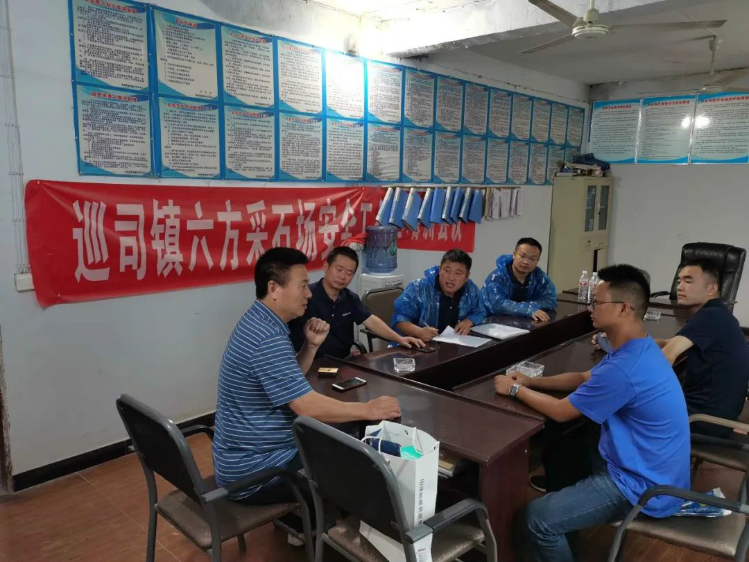 感恩相伴 关爱相随——UED在线官网网页版(中国)唯一官方网站智能服务万里行川陕实录