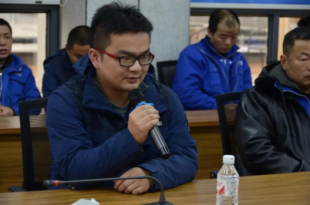UED在线官网网页版(中国)唯一官方网站智能召开春节困难职工座谈会