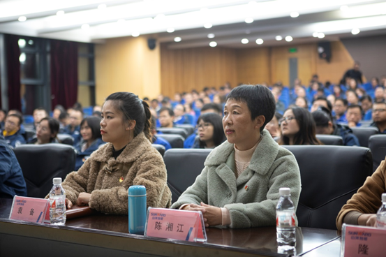 UED在线官网网页版(中国)唯一官方网站智能开展“不忘初心 牢记使命”主题教育宣讲活动