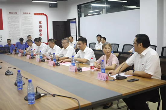员工子女金榜题名 UED在线官网网页版(中国)唯一官方网站家园发放奖励
