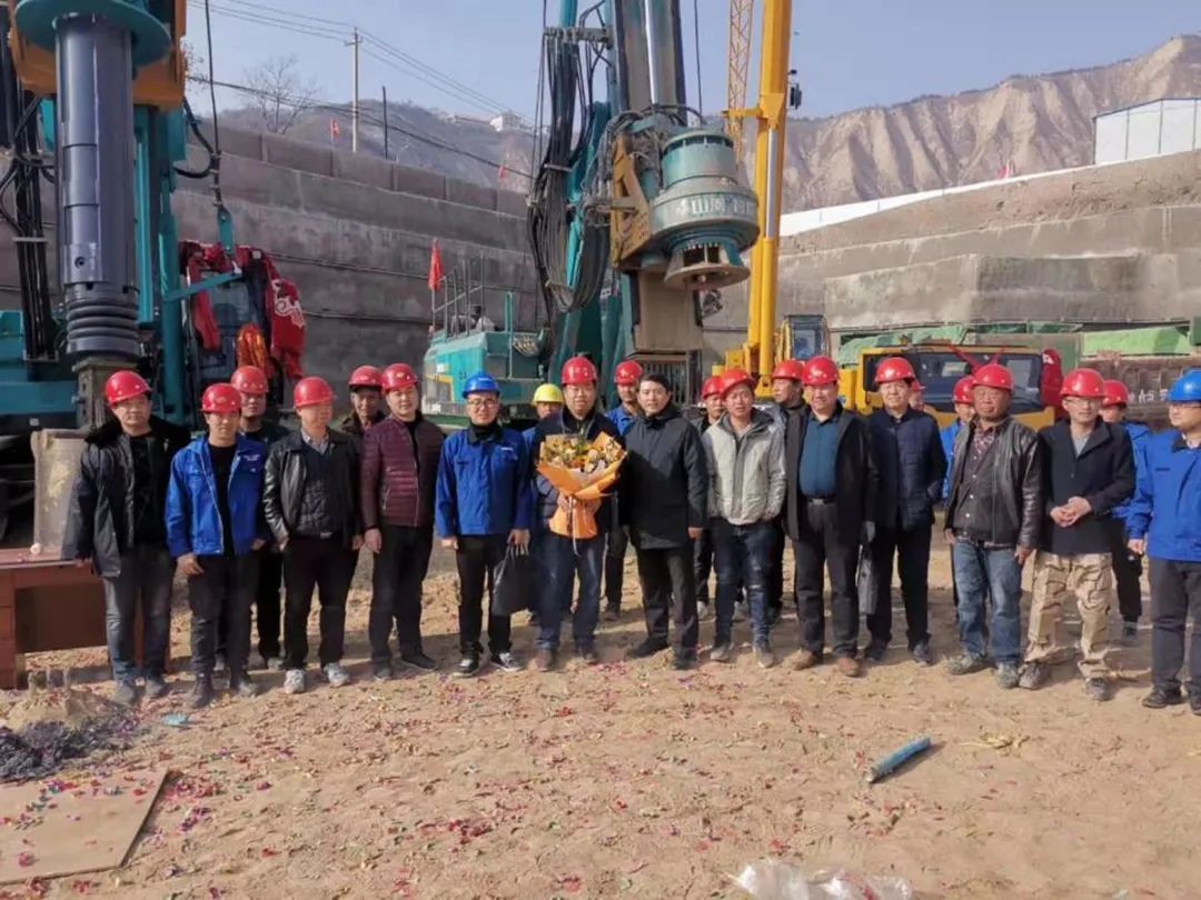 金戈铁马工程路 风雨无阻选UED在线官网网页版(中国)唯一官方网站