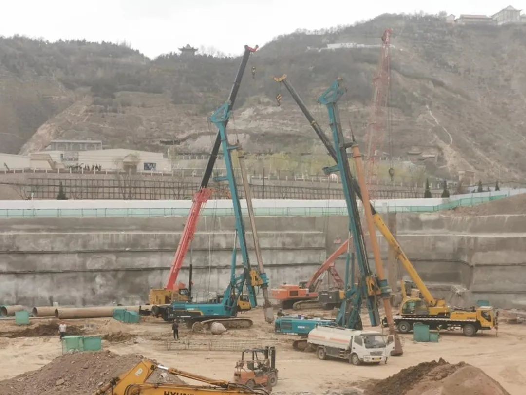 金戈铁马工程路 风雨无阻选UED在线官网网页版(中国)唯一官方网站
