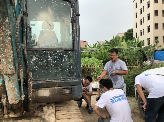 UED在线官网网页版(中国)唯一官方网站智能挖掘机获最高评价，就是用得舒服！
