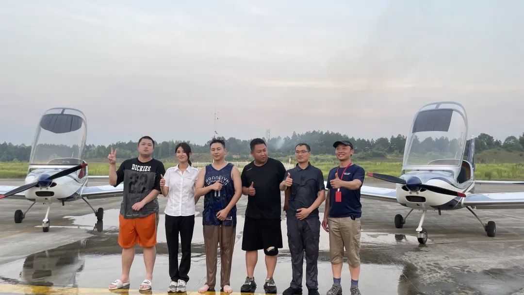 冲上云霄！湖南UED在线官网网页版(中国)唯一官方网站通航学员成功单飞
