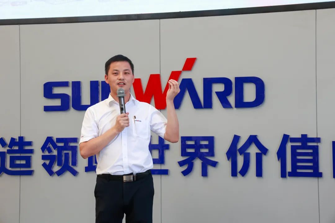 又酷又辣又炫！UED在线官网网页版(中国)唯一官方网站智能第二届挖机宝贝来了