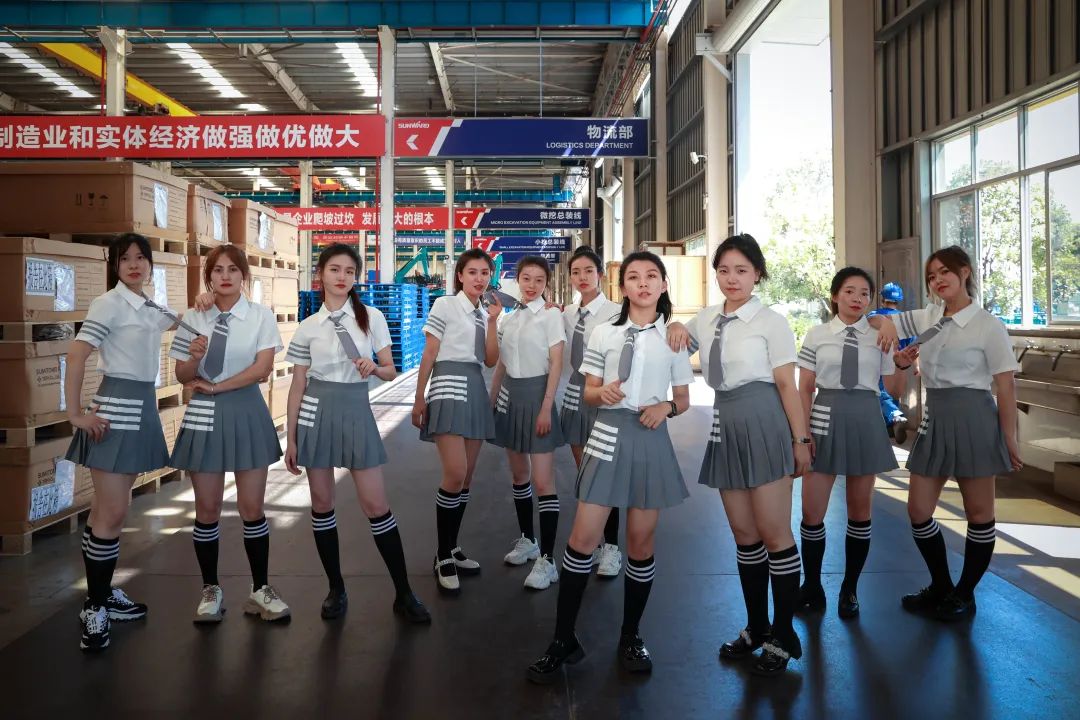 又酷又辣又炫！UED在线官网网页版(中国)唯一官方网站智能第二届挖机宝贝来了