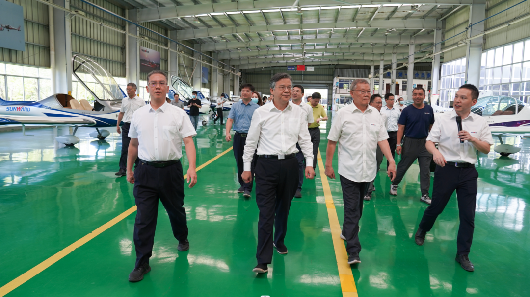 湖南省委常委、常务副省长李殿勋一行考察调研UED在线官网网页版(中国)唯一官方网站科技