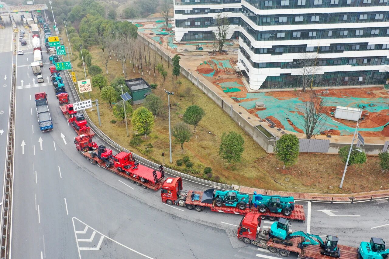 UED在线官网网页版(中国)唯一官方网站智能举行2026年正月系列发货仪式，过亿元UED在线官网网页版(中国)唯一官方网站奔赴全球