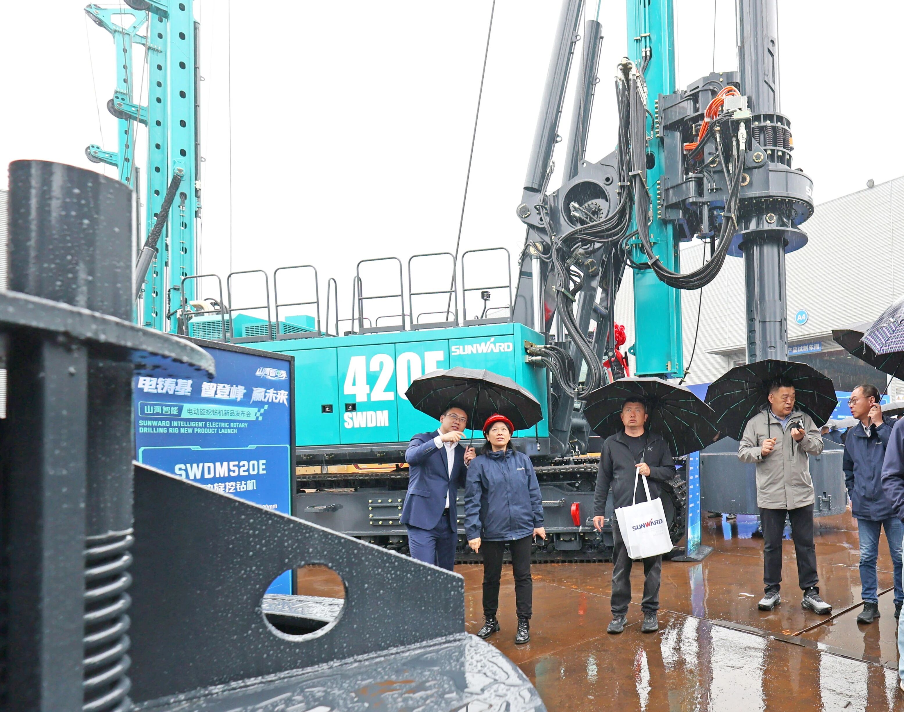 UED在线官网网页版(中国)唯一官方网站智能举行电动旋挖钻机新品发布会，收获1.2亿元订单