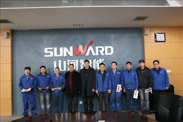 心手相牵，情满UED在线官网网页版(中国)唯一官方网站