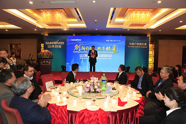 UED在线官网网页版(中国)唯一官方网站智能宝马展用创新倾倒客户，现场签单两亿元