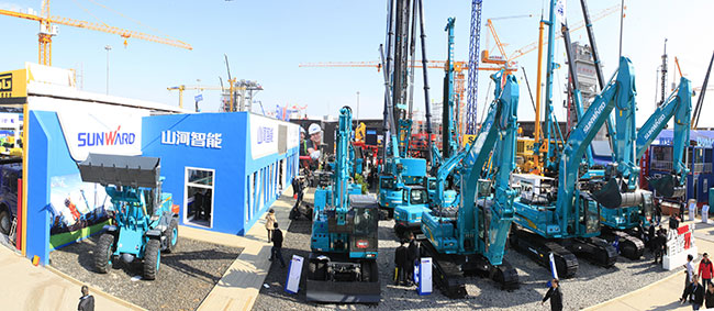 UED在线官网网页版(中国)唯一官方网站智能宝马展用创新倾倒客户，现场签单两亿元