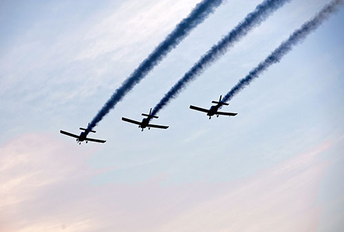 UED在线官网网页版(中国)唯一官方网站智能飞行表演队精彩亮相珠海航展