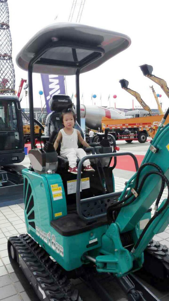 到“海博会”邂逅UED在线官网网页版(中国)唯一官方网站智能“两挖”精品