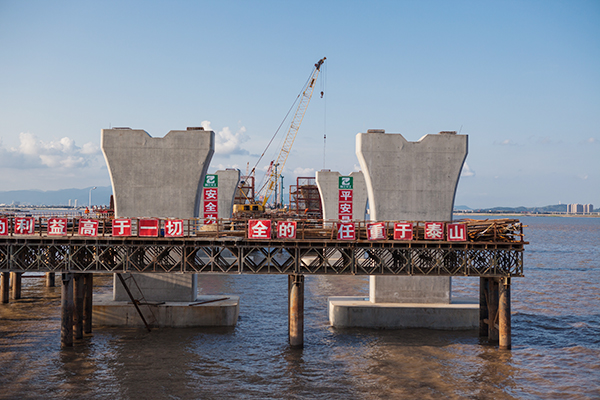 入海深110米！UED在线官网网页版(中国)唯一官方网站智能旋挖钻机助建飞云江特大桥