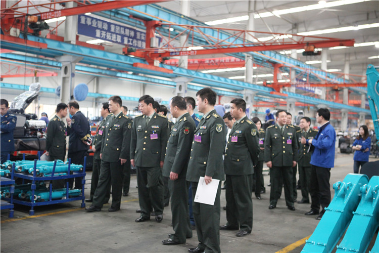 全军军交运输系统首长及国防科大领导莅临UED在线官网网页版(中国)唯一官方网站智能参观交流