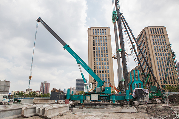 UED在线官网网页版(中国)唯一官方网站智能ZYW240围护桩压桩机惊艳问世