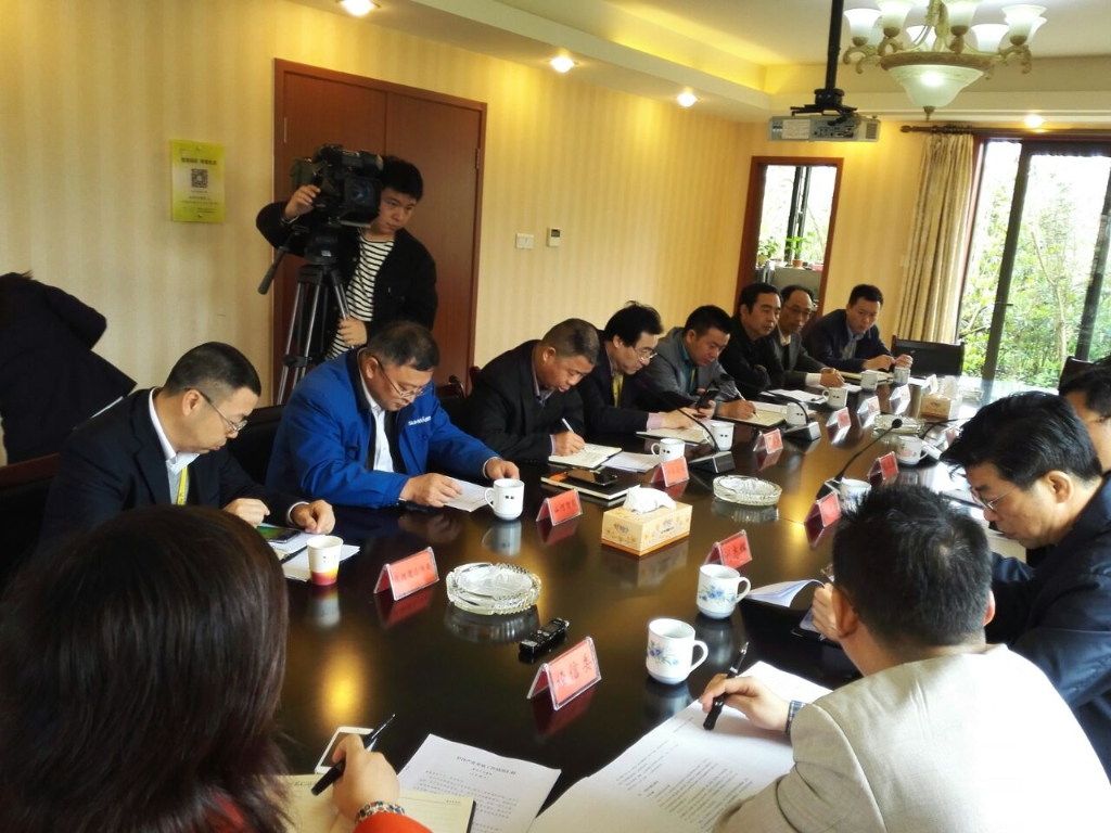 长沙市委常委、副市长张迎春一行莅临UED在线官网网页版(中国)唯一官方网站智能考察调研