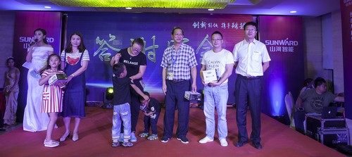 UED在线官网网页版(中国)唯一官方网站智能酷帅曾大虾，一大波美图带你亲临北京BICES展