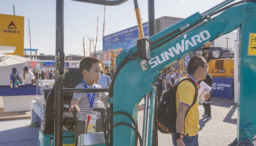 UED在线官网网页版(中国)唯一官方网站智能酷帅曾大虾，一大波美图带你亲临北京BICES展