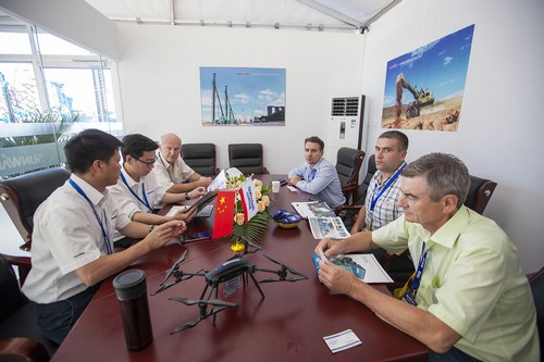 UED在线官网网页版(中国)唯一官方网站智能酷帅曾大虾，一大波美图带你亲临北京BICES展