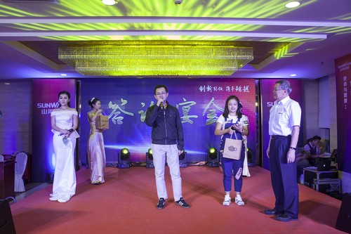 UED在线官网网页版(中国)唯一官方网站智能酷帅曾大虾，一大波美图带你亲临北京BICES展