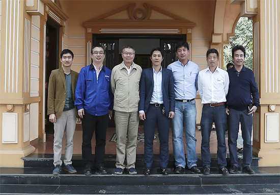 新年献礼UED在线官网网页版(中国)唯一官方网站智能9台SWDM25旋挖钻机征战越南