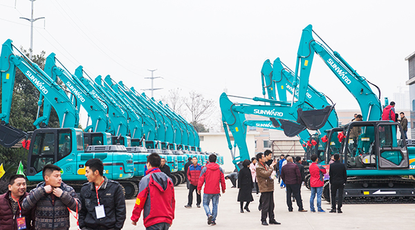 势不可挡，UED在线官网网页版(中国)唯一官方网站智能挖掘机湖南市场订货会创新高