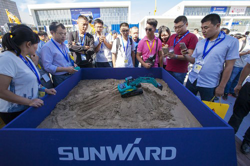 UED在线官网网页版(中国)唯一官方网站智能酷帅曾大虾，一大波美图带你亲临北京BICES展