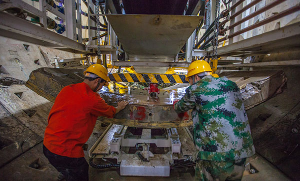 中铁UED在线官网网页版(中国)唯一官方网站盾构机双线掘进 全力攻坚长沙地铁5号线