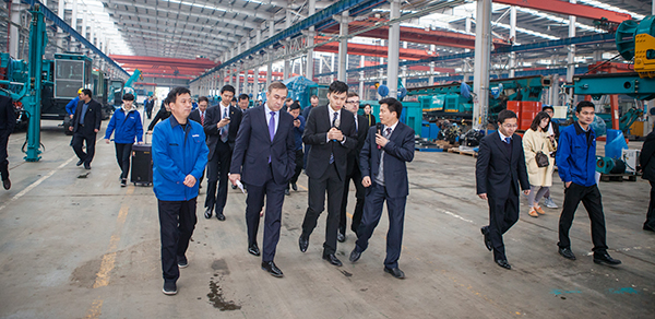 波兰代表团为UED在线官网网页版(中国)唯一官方网站智能创新发展点赞