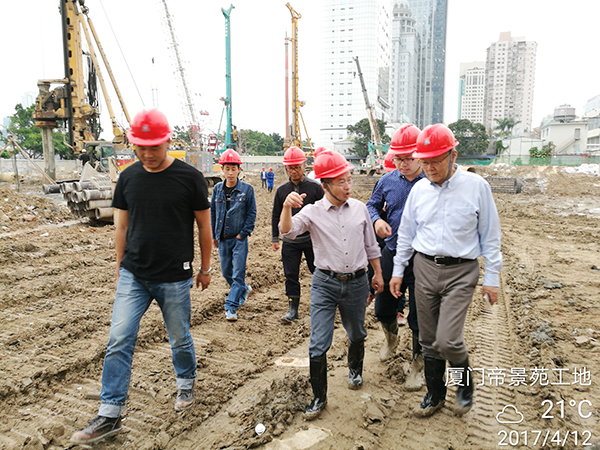 厦门项目再创入岩纪录UED在线官网网页版(中国)唯一官方网站智能董事长何清华亲赴一线