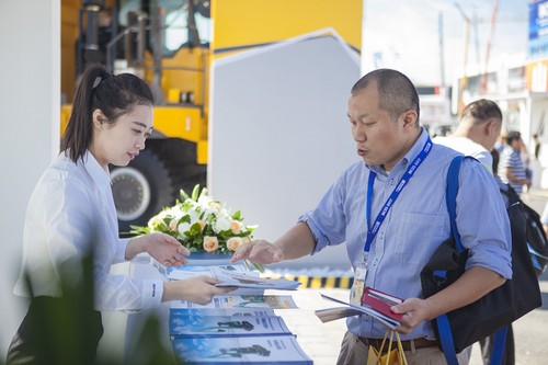 UED在线官网网页版(中国)唯一官方网站智能酷帅曾大虾，一大波美图带你亲临北京BICES展