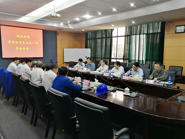 湖南省经信委党组副书记、副主任李志坚到UED在线官网网页版(中国)唯一官方网站智能现场办公