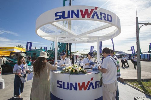 UED在线官网网页版(中国)唯一官方网站智能酷帅曾大虾，一大波美图带你亲临北京BICES展