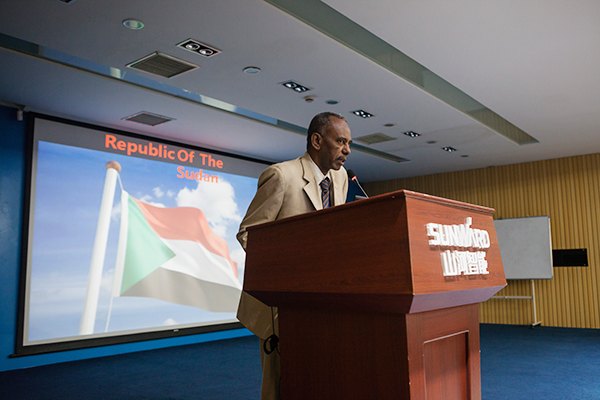 “一带一路”国家代表团到访UED在线官网网页版(中国)唯一官方网站智能，感受“大开眼界”