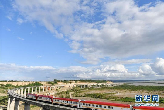 肯尼亚总统高度赞赏，乞力马扎罗山下UED在线官网网页版(中国)唯一官方网站绿闪耀