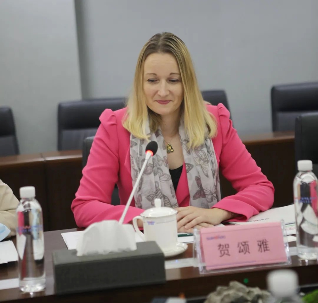 英国驻广州总领事贺颂雅考察UED在线官网网页版(中国)唯一官方网站智能