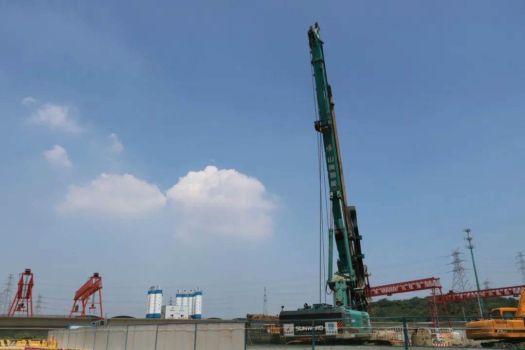 从业20多年的他，为何对UED在线官网网页版(中国)唯一官方网站智能旋挖钻机情有独钟