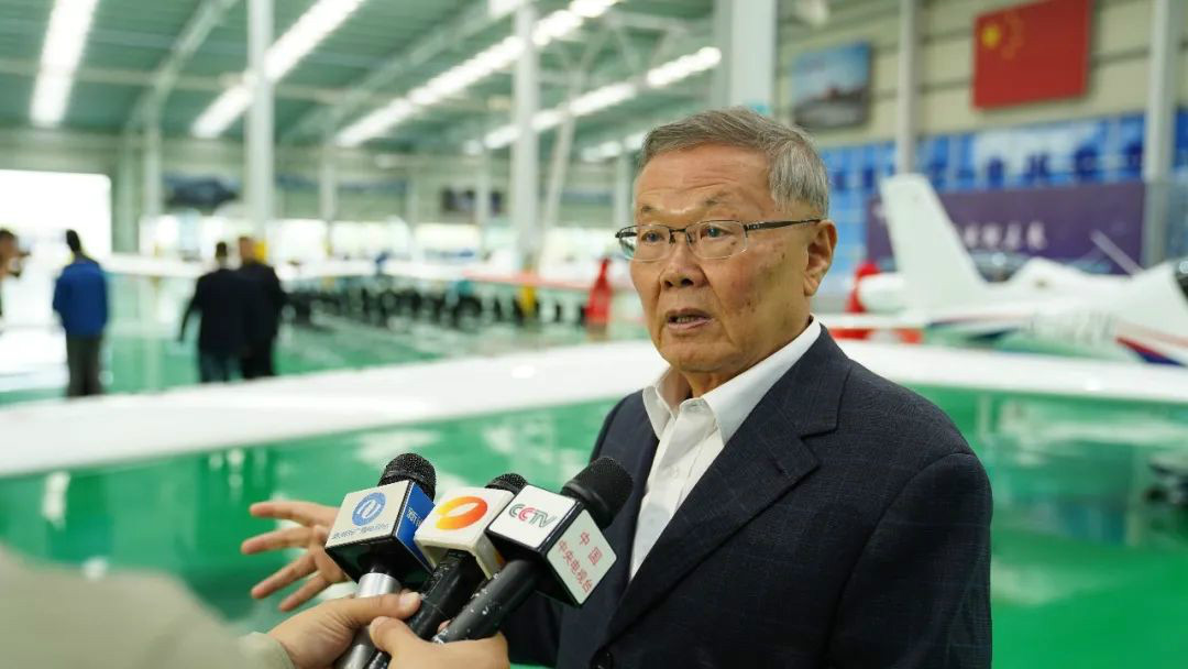 跨上新征程，谱写UED在线官网网页版(中国)唯一官方网站航空产业新篇章 ——UED在线官网网页版(中国)唯一官方网站科技第99、100架SA60L(阿若拉)飞机正式下线