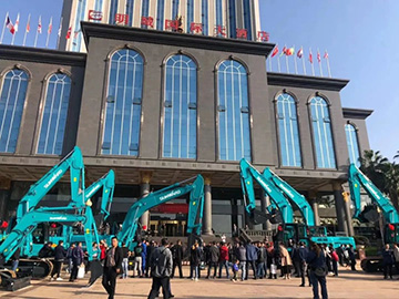 5千万! UED在线官网网页版(中国)唯一官方网站智能挖掘机订货会创新高