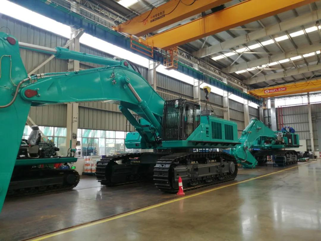 创新再出成果！UED在线官网网页版(中国)唯一官方网站智能超大型履带式液压挖掘机下线