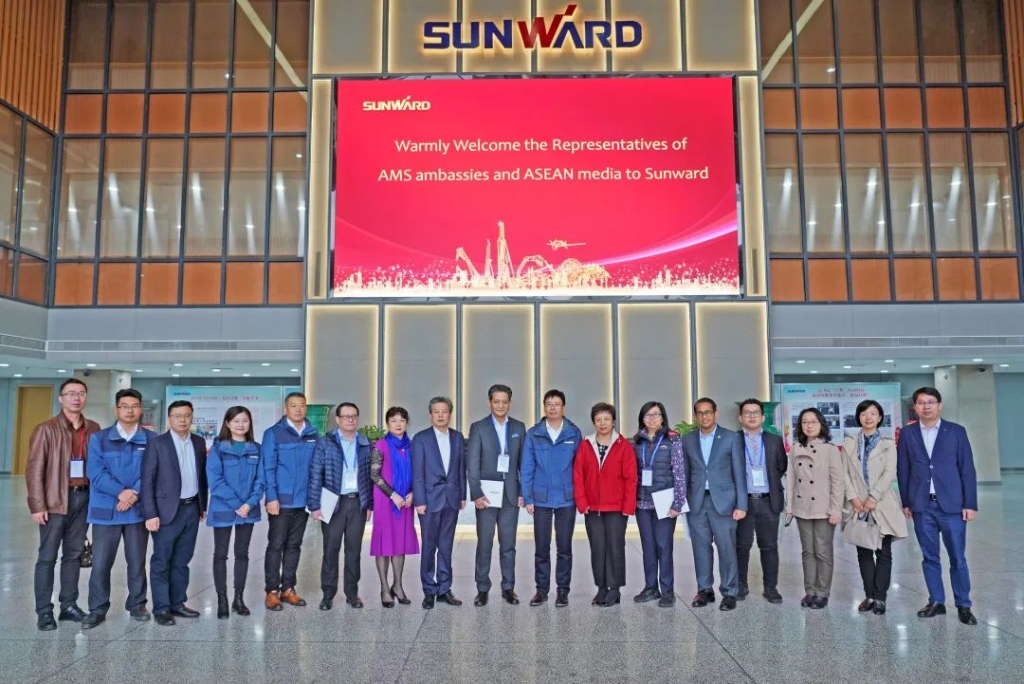 东盟联合参访团考察UED在线官网网页版(中国)唯一官方网站智能